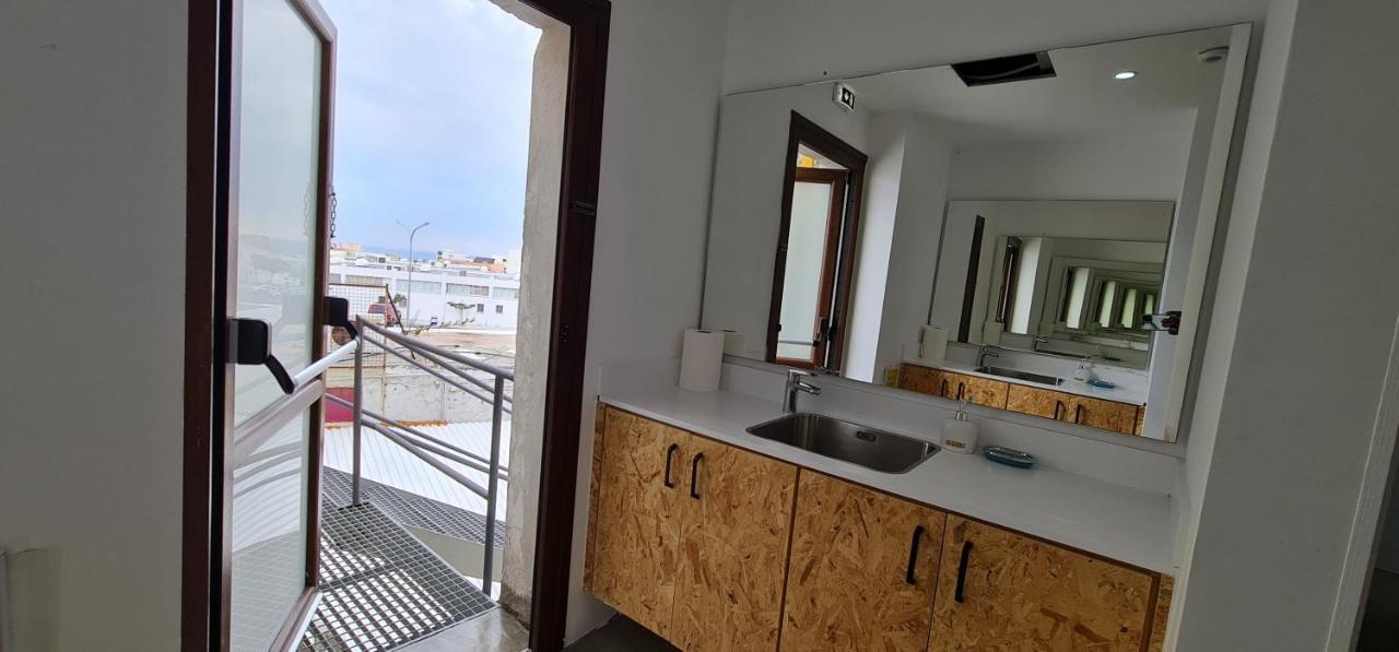 Bee Hostel Paphos Ngoại thất bức ảnh