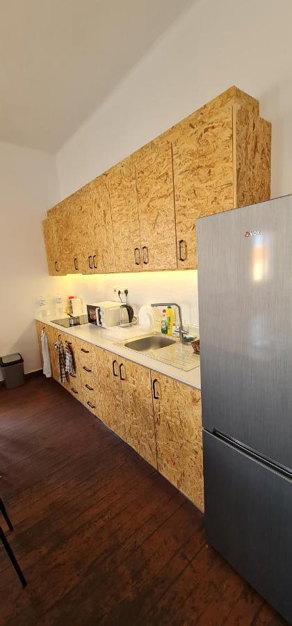 Bee Hostel Paphos Ngoại thất bức ảnh
