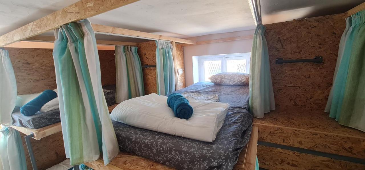 Bee Hostel Paphos Ngoại thất bức ảnh