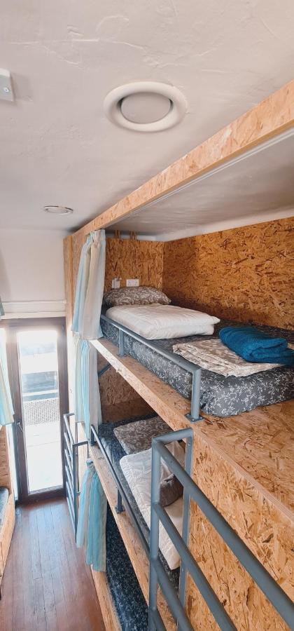 Bee Hostel Paphos Ngoại thất bức ảnh