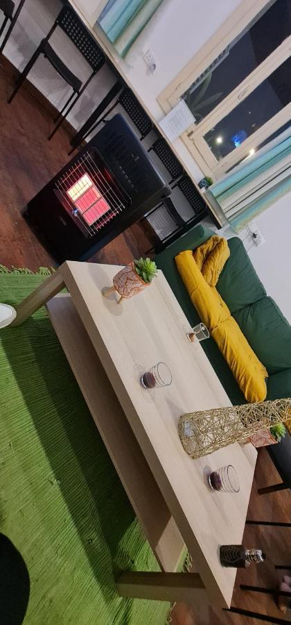 Bee Hostel Paphos Ngoại thất bức ảnh